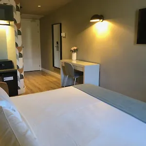 *** Hotel Nuria España